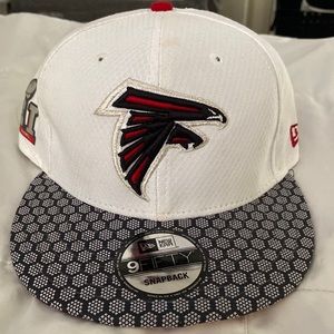 White snap back NFL Atlanta Falcons SuperBowl hat